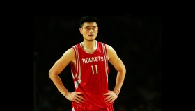 ag体育管理-王者归来，莱万多夫斯基征服老特拉福德，曼联球迷陷入疯狂